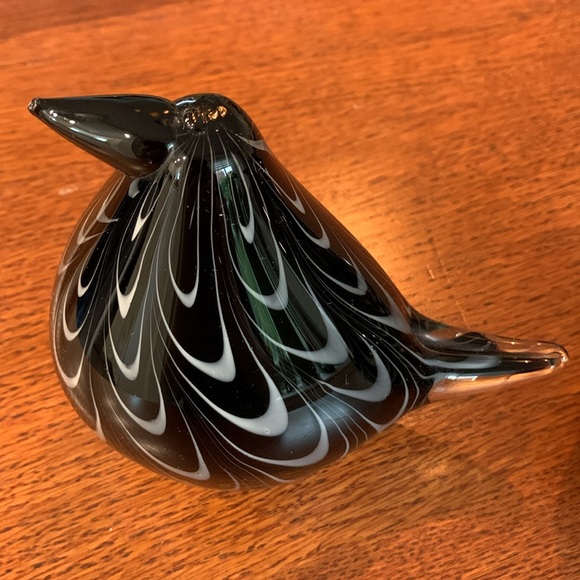 3 solid clear, black & white glass birds - Picture 2 of 12